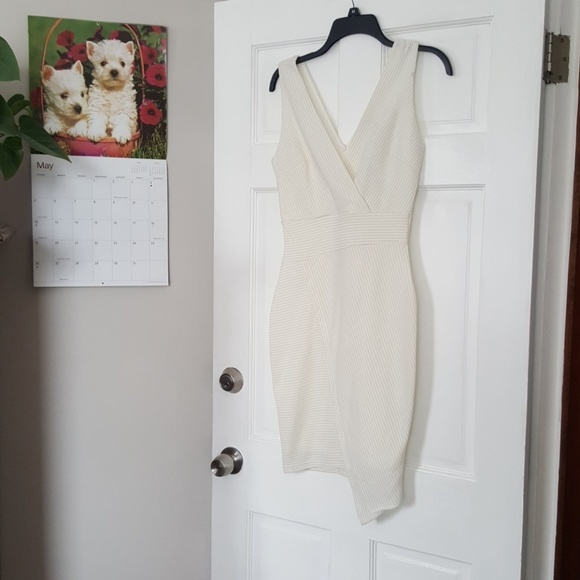 Just Me Dress - Picture 2 of 8